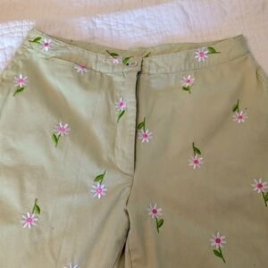 Vintage Lilly Pulitzer Green pants with embroidered white & pink daisies size 4